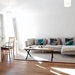 Fettes - Homely 2bd In Quiet Development *