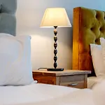 Apartamento Weston's Penthouse Sleep 11, 8 Beds Free Parking