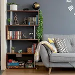 Stylish 2-bed Flat With Balcony Near Haymarket - Pass The Keys *