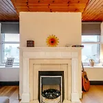 Percys Place Sleep 11, 15 Minute To Centre Free Parking דירה