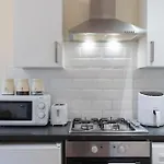 Appartement Charming View With Modern Comforts