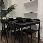 Modern & Cozy In Leith Walk Apartamento