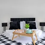 Fraser Apartment- 2 Bedrooms Inverleith, *