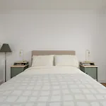 Elegant 2-bedroom In New Town Near Princes Street Апартаменты *