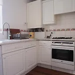 Daire Fettes - Homely 2bd In Quiet Development