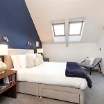 Chic 3-bedroom 2-storey House Near Centre With Free Parking * Edynburg