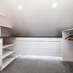 Chic 3-bedroom 2-storey House Near Centre With Free Parking Apartament *