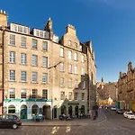 Grassmarket Modern Two Bedroom
