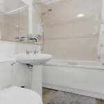 Cozy 2br With Car Parking Διαμέρισμα