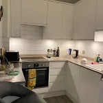 Charming Flat For Couples & Families