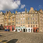 Grassmarket Modern Two Bedroom