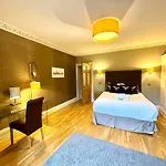 Cozy 1 Bed Garden Flat In The New Town Centre אדינבורו