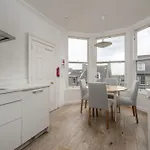 Elegant 2-bedroom In New Town Near Princes Street Apartment