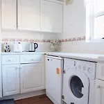 Fettes - Homely 2bd In Quiet Development شقة
