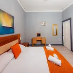Апартаменты Calton Hill City-centre 3 Bdrm