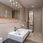 Appartement Georgian Elegance With Patio Garden West End - Pass The Keys