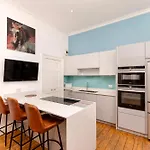 Luxury Family Flat In New Town *