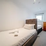 Weston's Penthouse Sleep 10, 8 Beds Free Parking Lejlighed Edinburgh