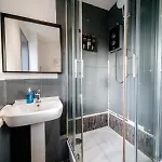 Lejlighed Bottom Of Royal Mile 7 Beds Sleeps 8 3 Bthrooms Edinburgh