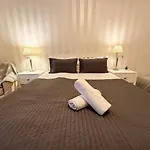 The Garden Flat Appartement *