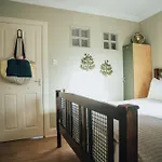 Snug 1 Bed In Edinburgh's Juniper