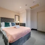 Percys Place Sleep 11, 15 Minute To Centre Free Parking Apartamento