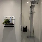 Modern & Cozy In Leith Walk * Edimburgo