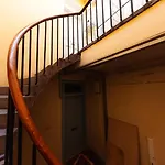 Lovely 2 Bdrm *
