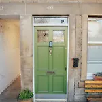 Snug 1 Bed In Edinburgh's Juniper