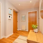 Stylish 2-bedroom In Leith Edinburgh