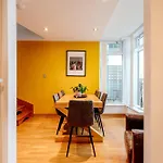 Weston's Penthouse Sleep 11, 8 Beds Free Parking Edimburgo