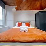דירה Percys Place Sleep 11, 15 Minute To Centre Free Parking אדינבורו