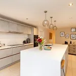 Apartament Chic 3-bedroom 2-storey House Near Centre With Free Parking Edynburg