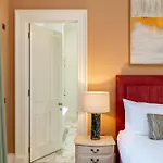 Апартаменты Dragon Luxury At Rutland Square *