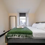 Percys Place Sleep 11, 15 Minute To Centre Free Parking