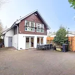 Chic 3-bedroom 2-storey House Near Centre With Free Parking Edynburg