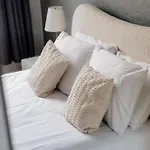 Bright Sleep 4 15 Minute Centre Free Parking Neaby *