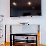 Weston's Penthouse Sleep 11, 8 Beds Free Parking Apartamento *