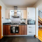 Weston's Penthouse Sleep 11, 8 Beds Free Parking Apartamento *
