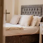 Bottom Of Royal Mile 7 Beds Sleeps 8 3 Bthrooms *