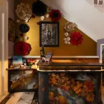 24 Royal Terrace 4*
