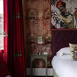 24 Royal Terrace Hotel