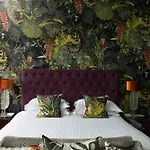 24 Royal Terrace 4*