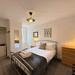 4 Royal Mile Flat Near Castle *