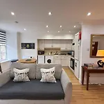 4 Royal Mile Flat Near Castle