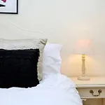 شقة West Bow - Comfy 2 Bed On West Bow Overlooking Grassmarket إدنبرة