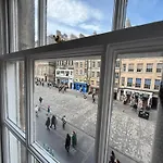 3 Royal Mile Flat Near Castle Apartmán