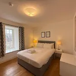 3 Royal Mile Flat Near Castle