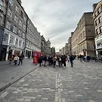 3 Royal Mile Flat Near Castle Apartmán