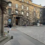 Parliament Square - Royal Mile *